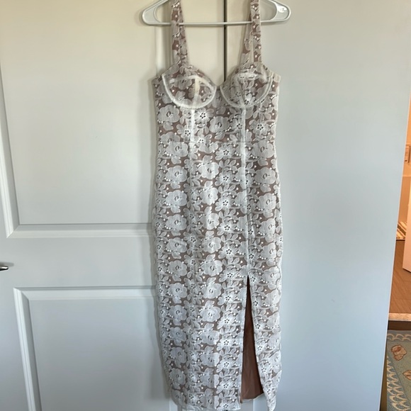 Anthropologie Dresses & Skirts - Anthropologie HUTCH fitted dress
